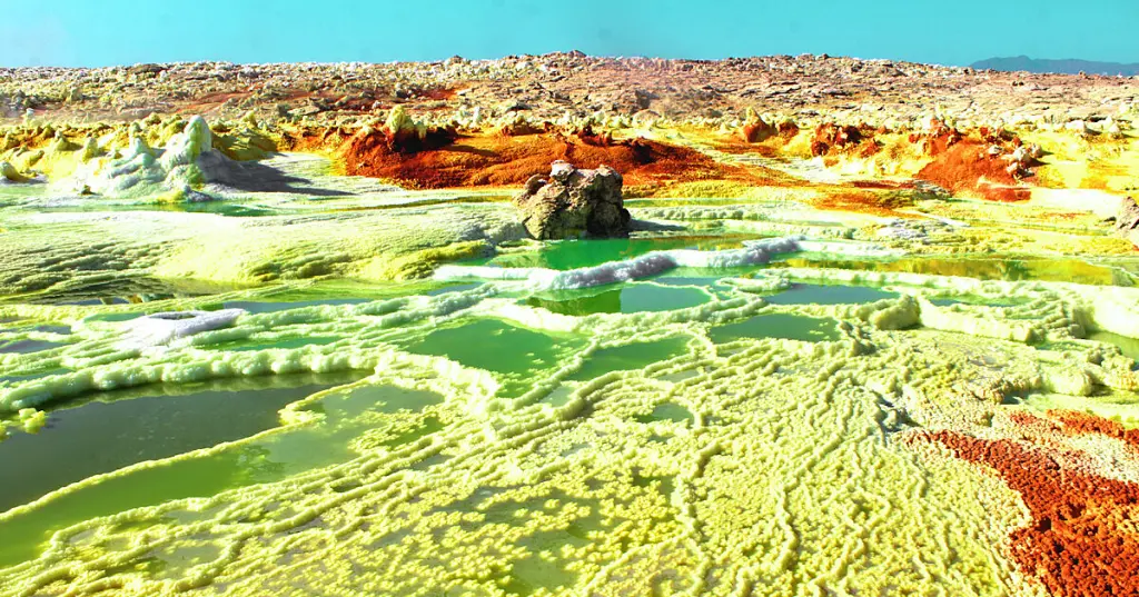Danakil Depression – Dallol, Lake Afdera & Alalobad Tour